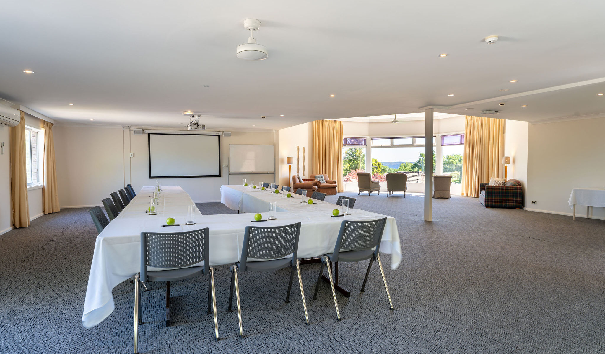 Scenic Room at Leura Gardens Resort